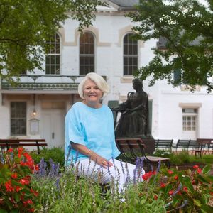 Meet your Posher, Sharon